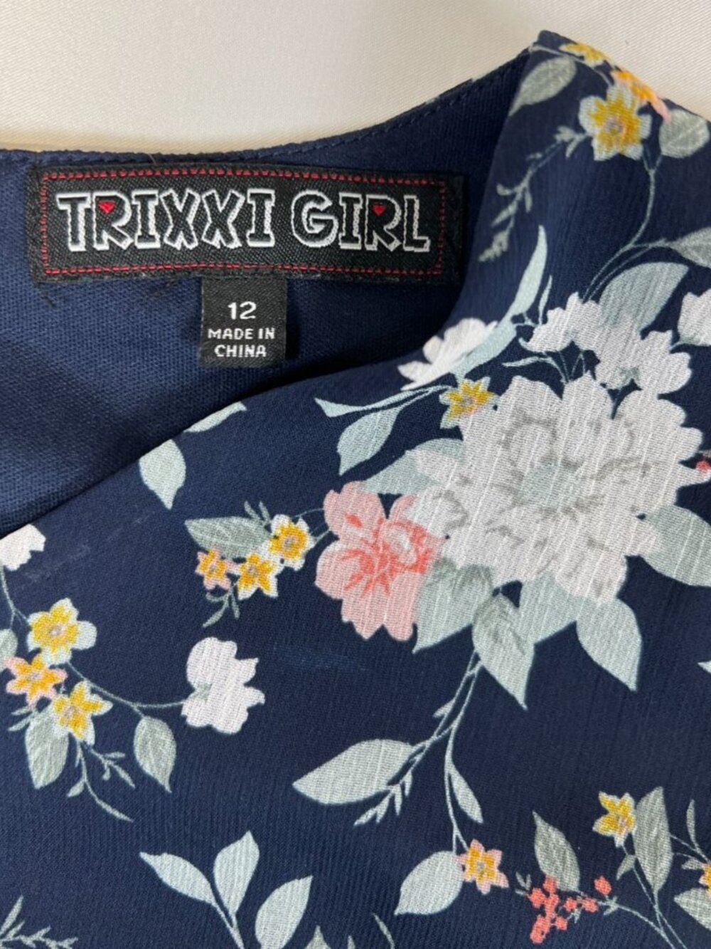 Trixxi Girl Women 12 Navy Blue Floral Chiffon Mini Dress Flutter Sleeve Casual - Picture 3 of 6